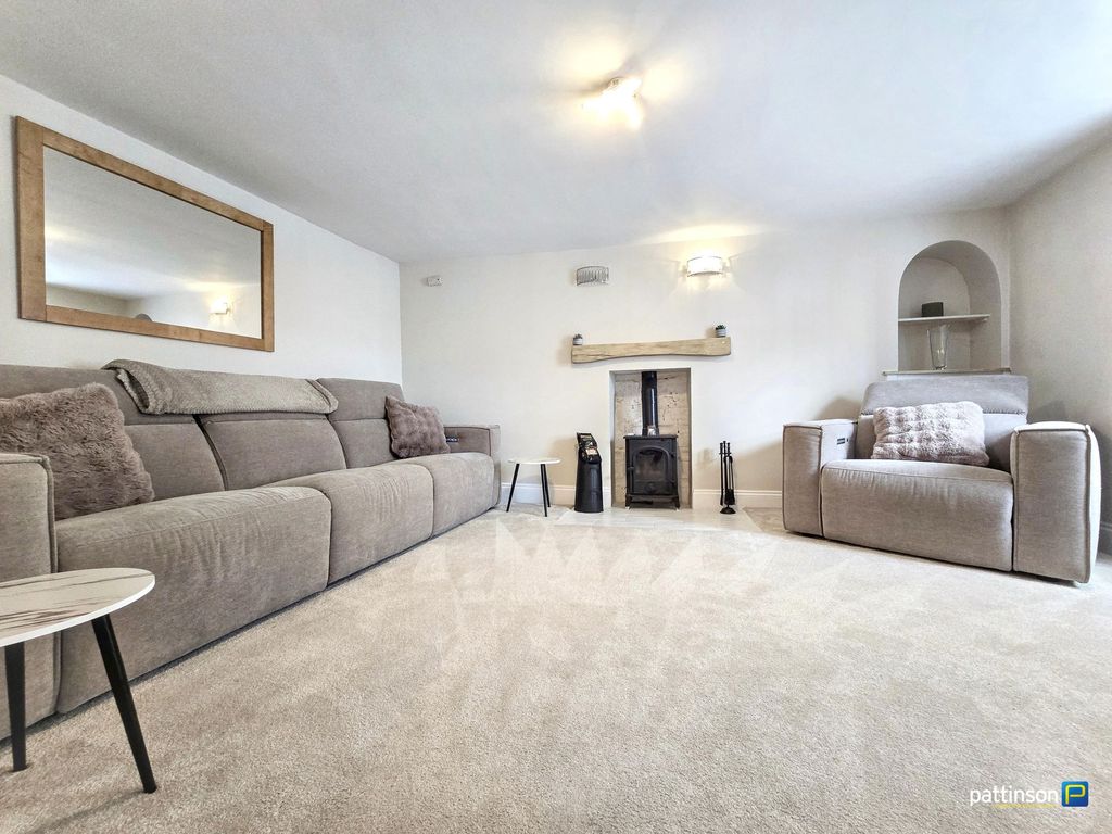 Property photo 3 of 43