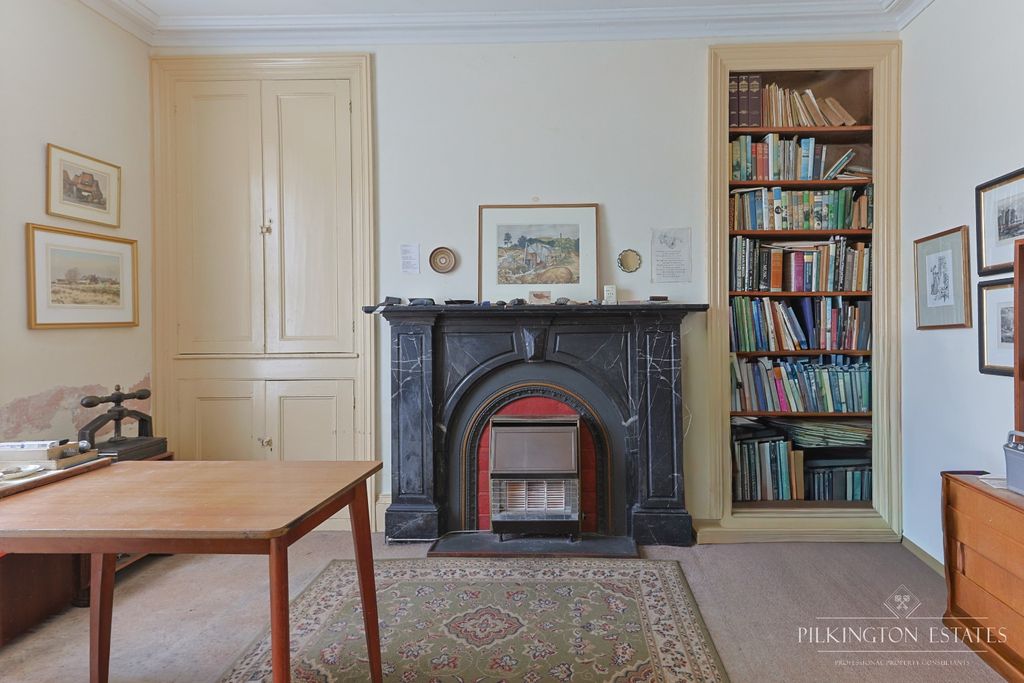 Property photo 2 of 19 4761212