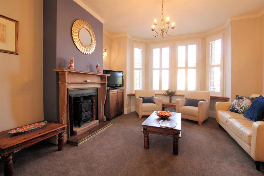 Property photo 3 of 40