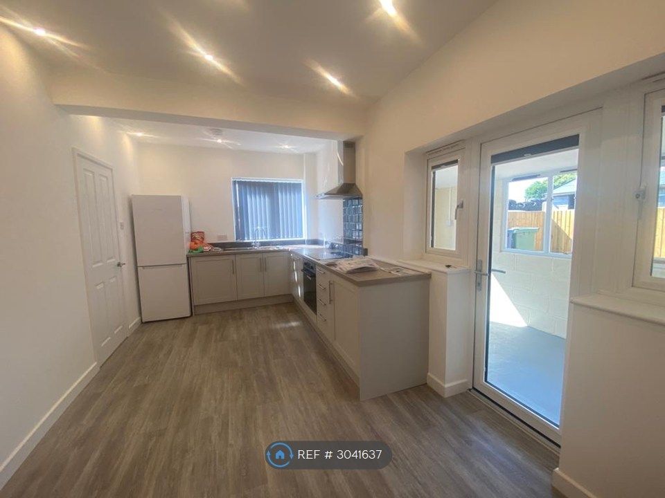 Property photo 2 of 22 Kitchen / Diner