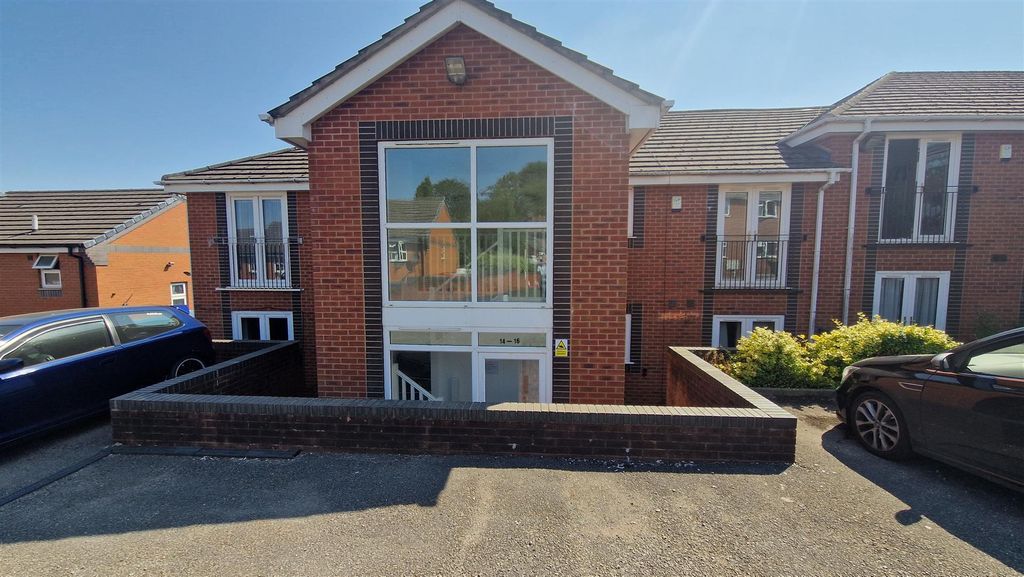 Property photo 1 of 8 External