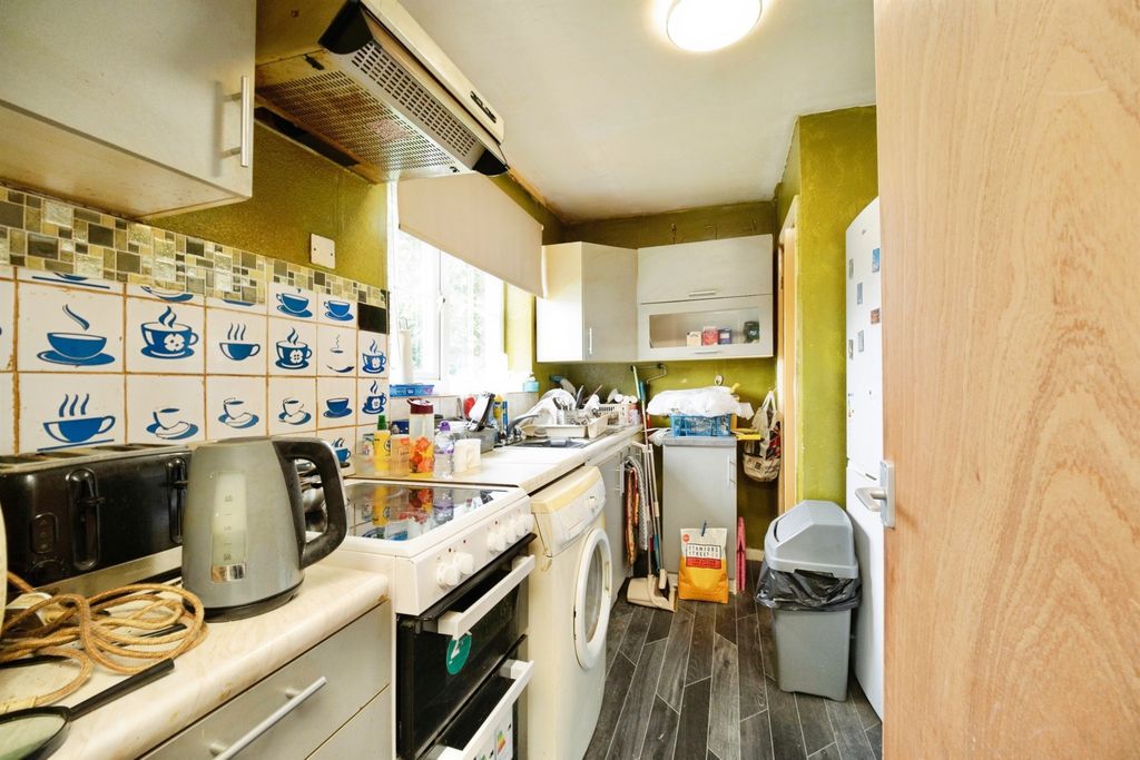 Property photo 2 of 12