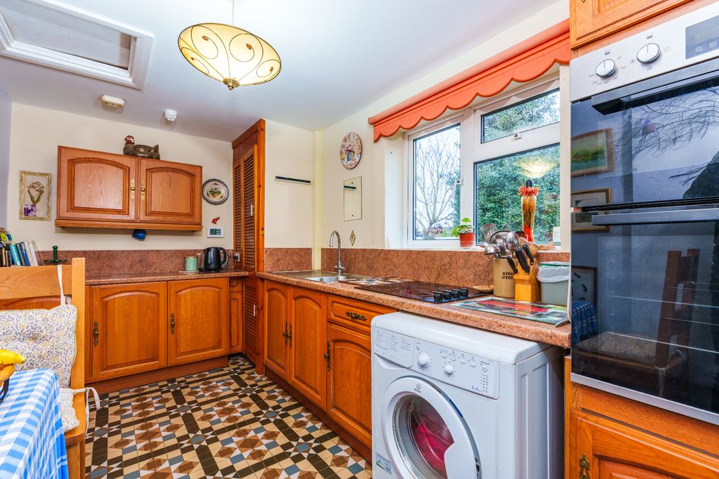 Property photo 3 of 12