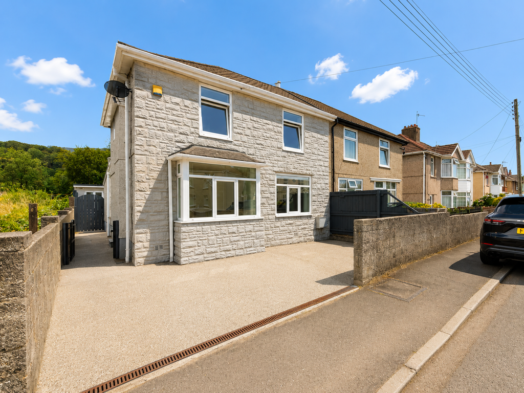 Property photo 1 of 21 7F9Bcc91-Ef44-4B5F-81C6-1C713F0Ad790