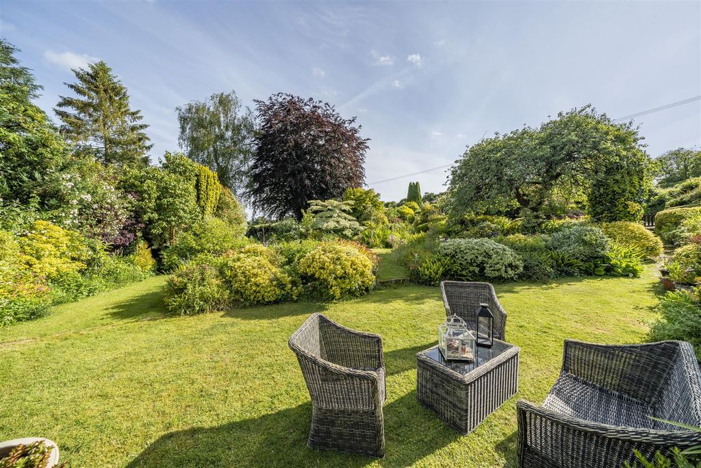 Property photo 2 of 15 Garden