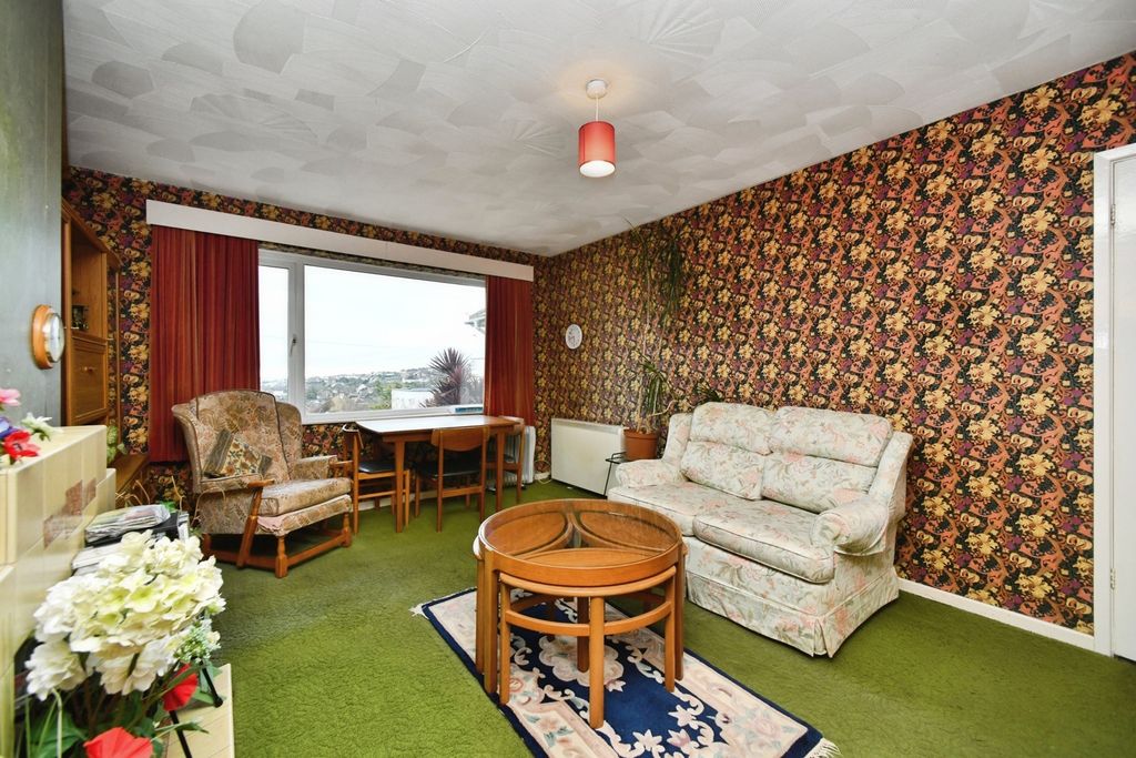 Property photo 2 of 20 Pbox-Img.Jpg