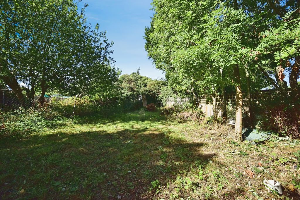 Property photo 2 of 14 Garden