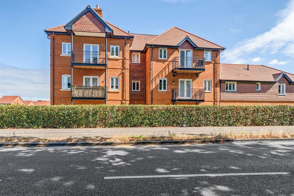 Property photo 1 of 16 1324547-2-686E376F25Fe3.Jpg