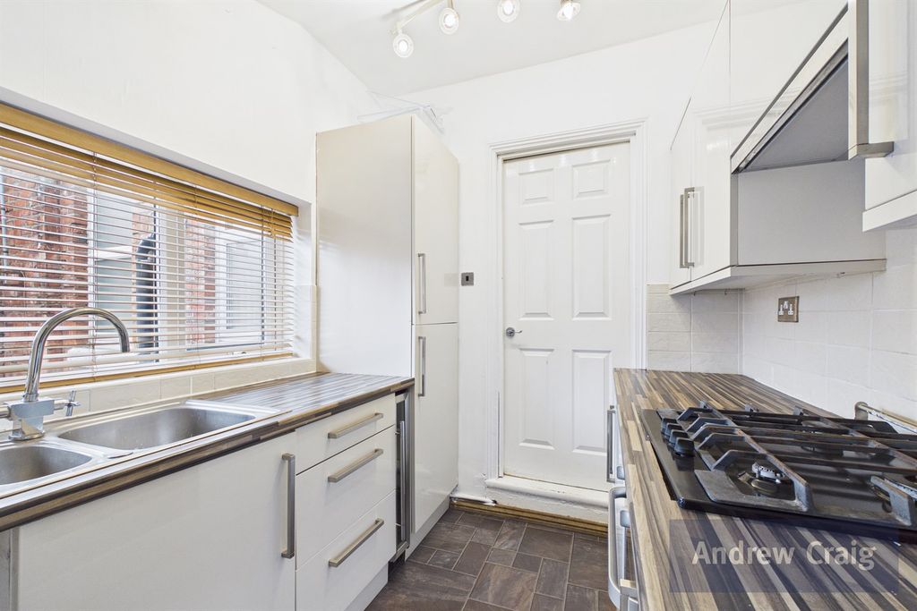 Property photo 3 of 15 Kitchen