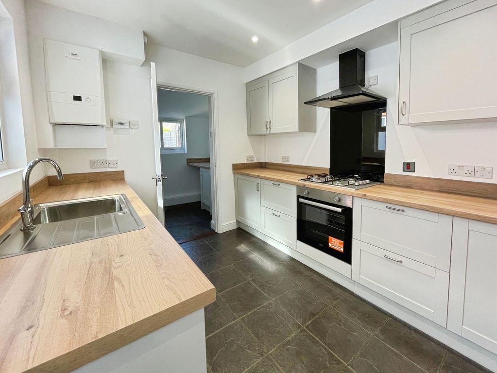 Property photo 2 of 28 E79d6Beb-22