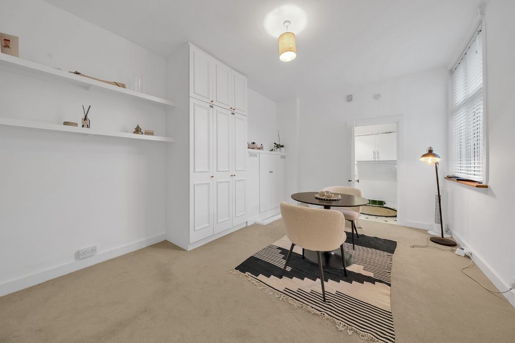 Property photo 3 of 18 3768445