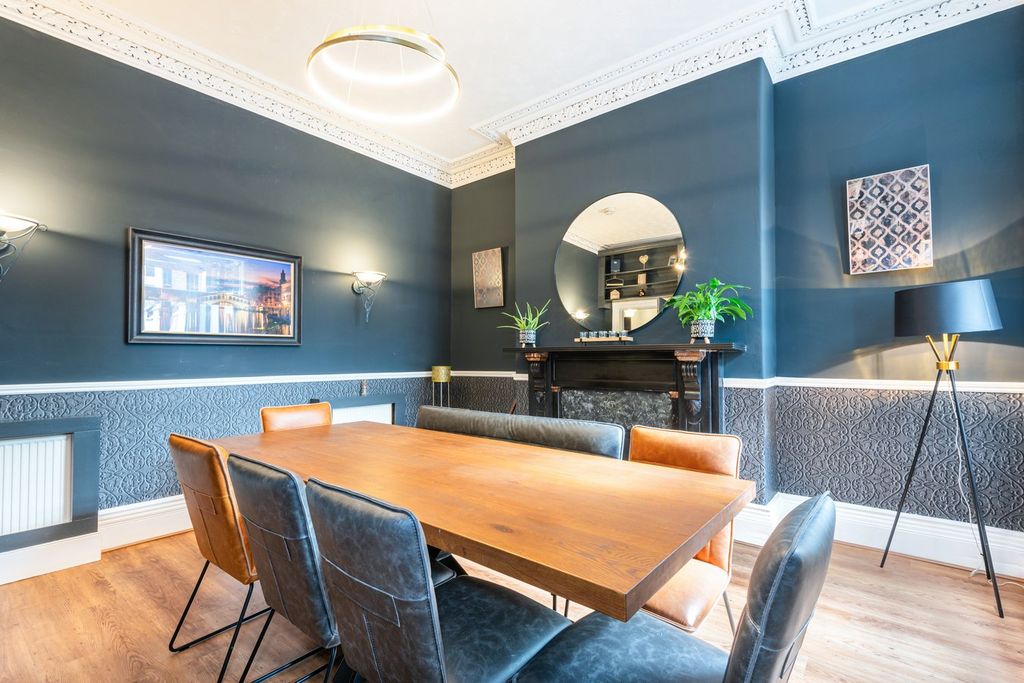 Property photo 3 of 21 Dining Room