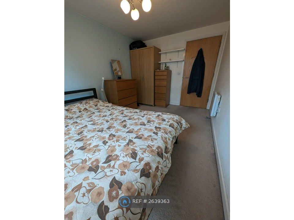 Property photo 2 of 9 Bedroom