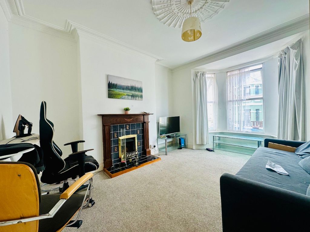 Property photo 3 of 15 Img_4746