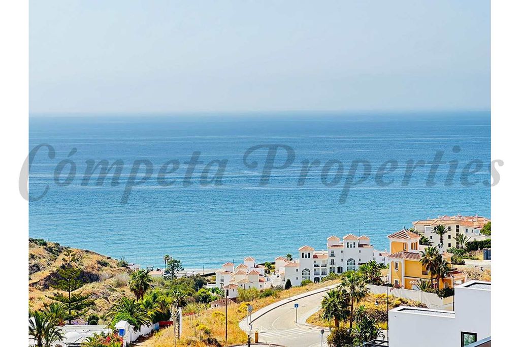 Property photo 2 of 23