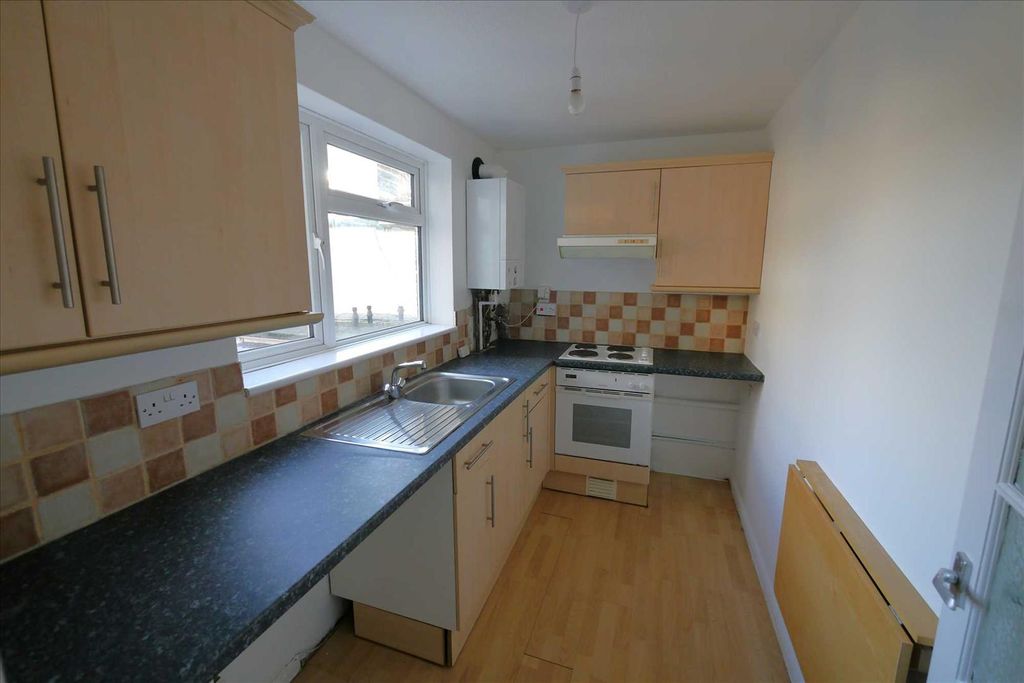 Property photo 2 of 9 Kitchen