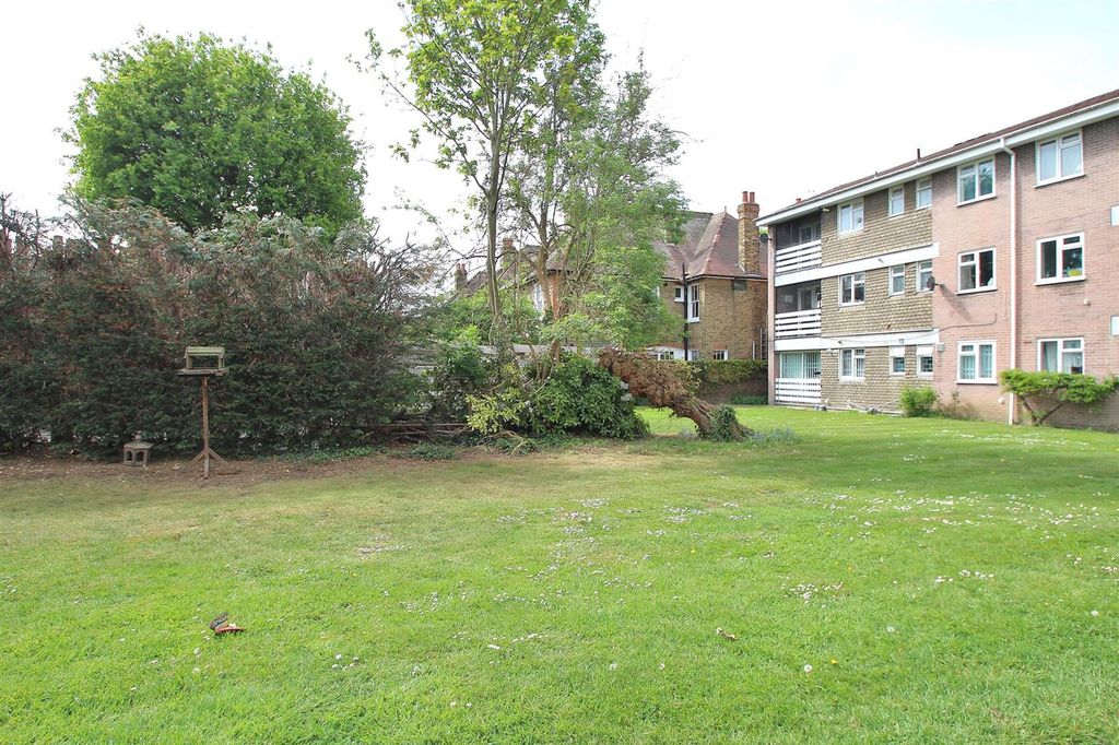 Property photo 2 of 7