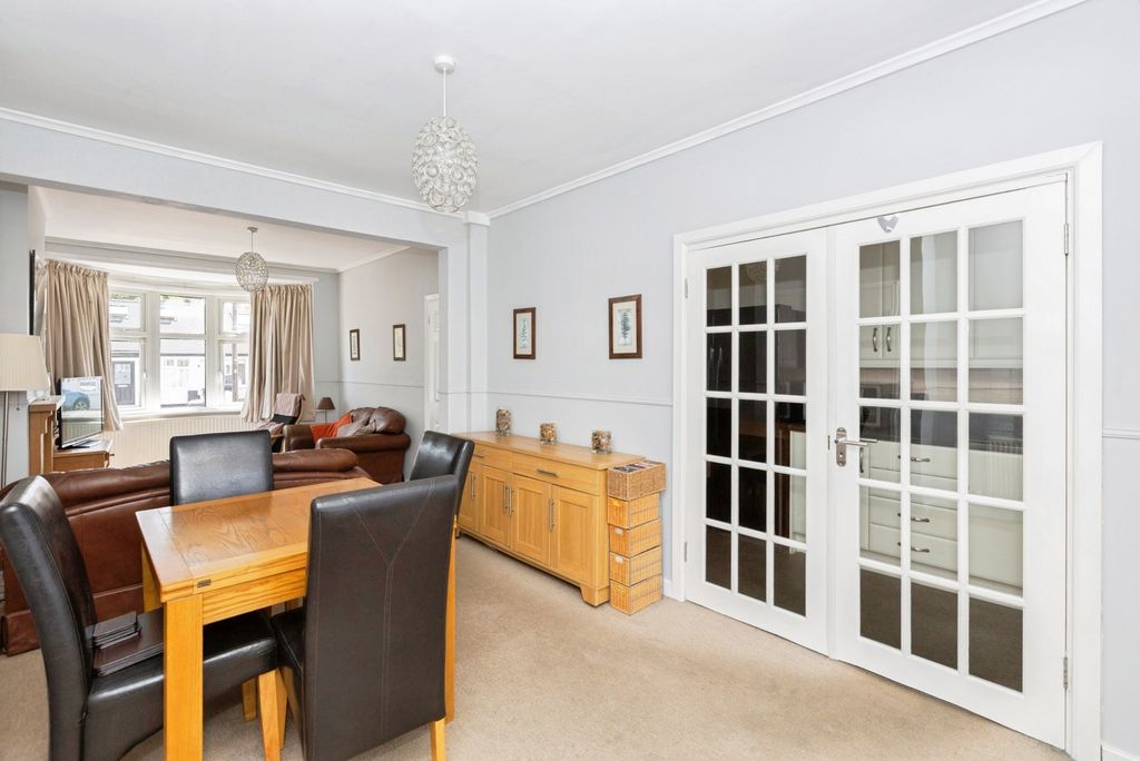 Property photo 3 of 18 Photo