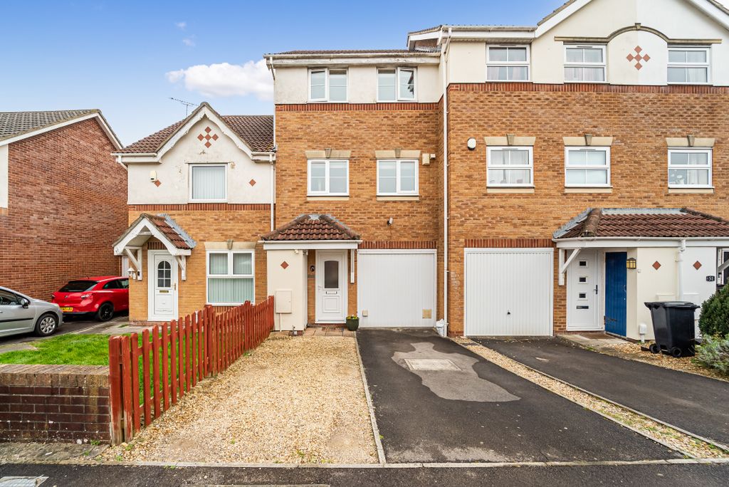 Property photo 1 of 19 3 Bedroom Town House For Sale