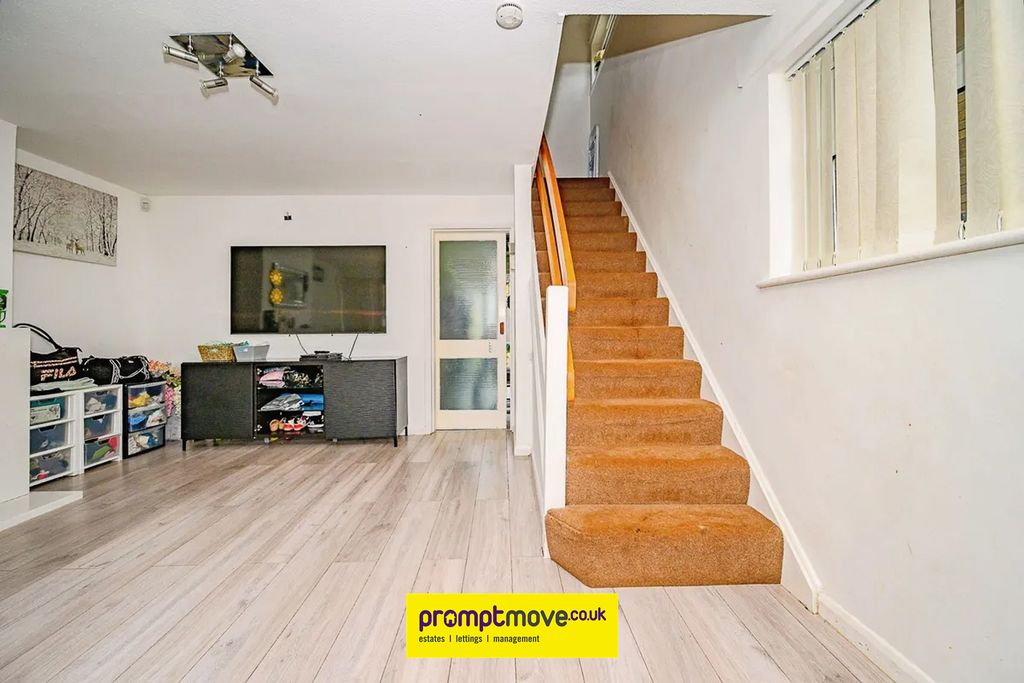 Property photo 3 of 12 Na