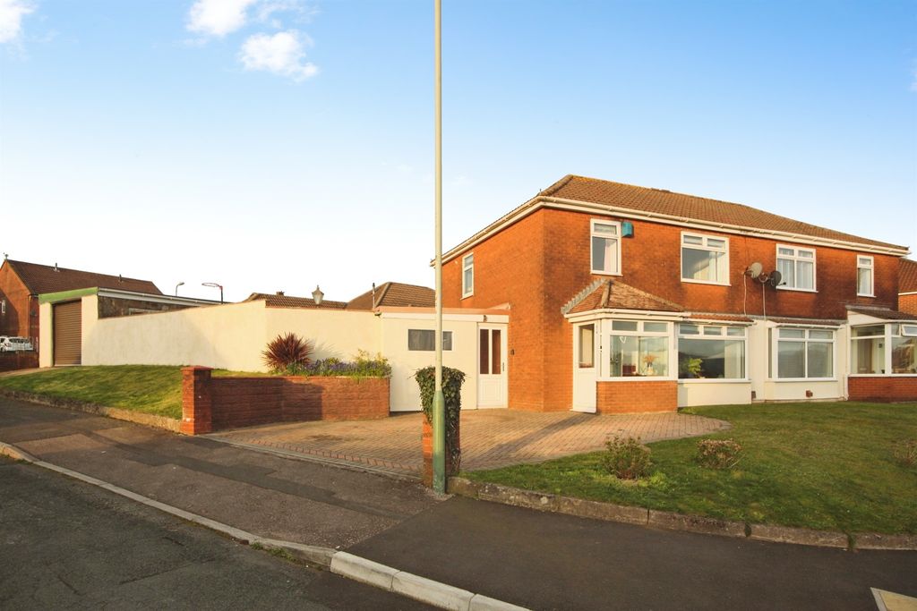 Property photo 2 of 27