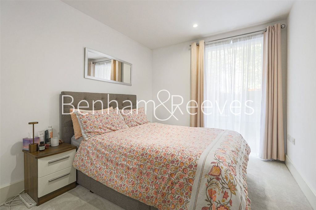 Property photo 1 of 17 Picture No. 01