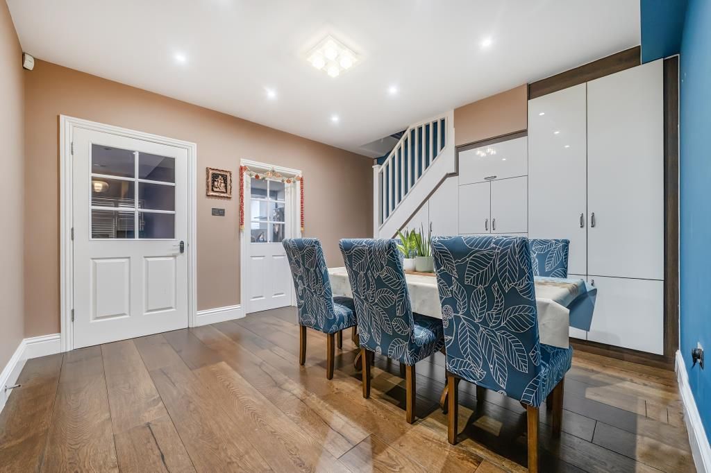 Property photo 3 of 18 Dining Area