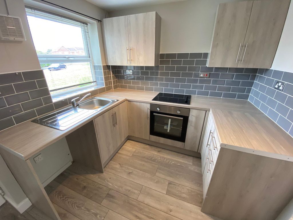 Property photo 2 of 8 Kitchen