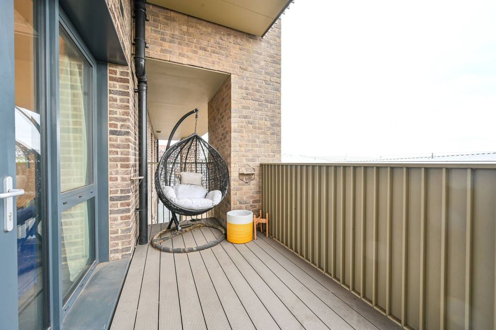 Property photo 3 of 9