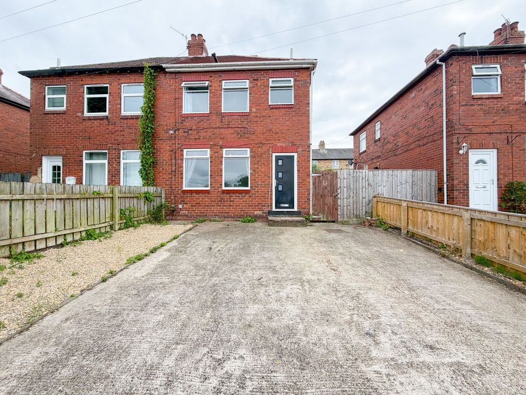 Property photo 1 of 11 External