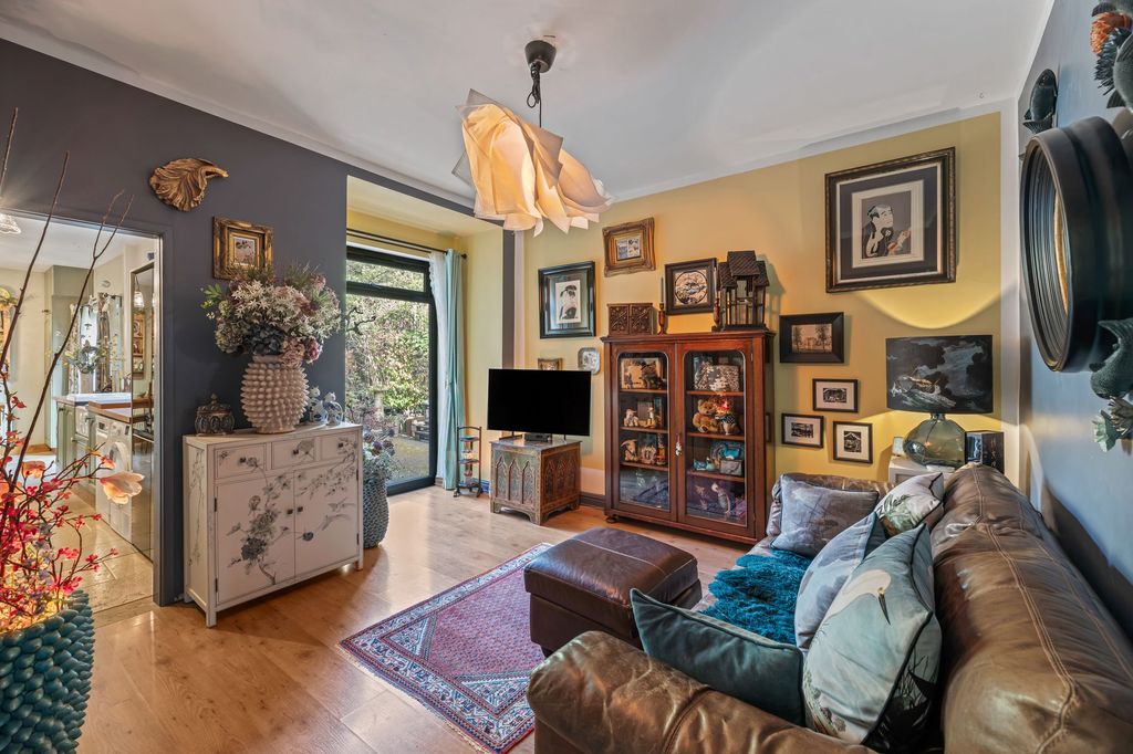 Property photo 3 of 32