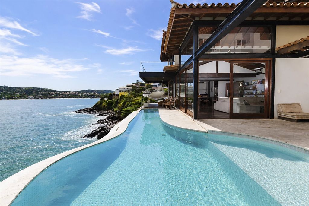 Property photo 1 of 33 Buz003 - Villa With Panoramic View Over The Ferradura Bay