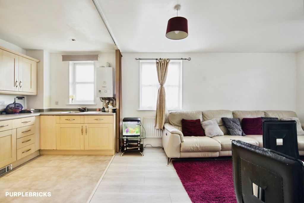 Property photo 3 of 14