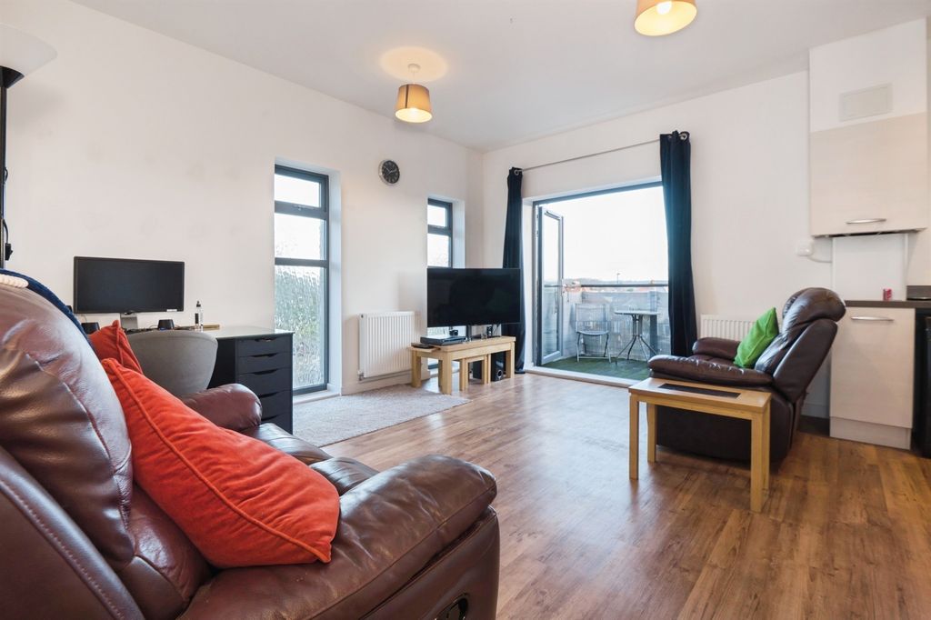 Property photo 2 of 12