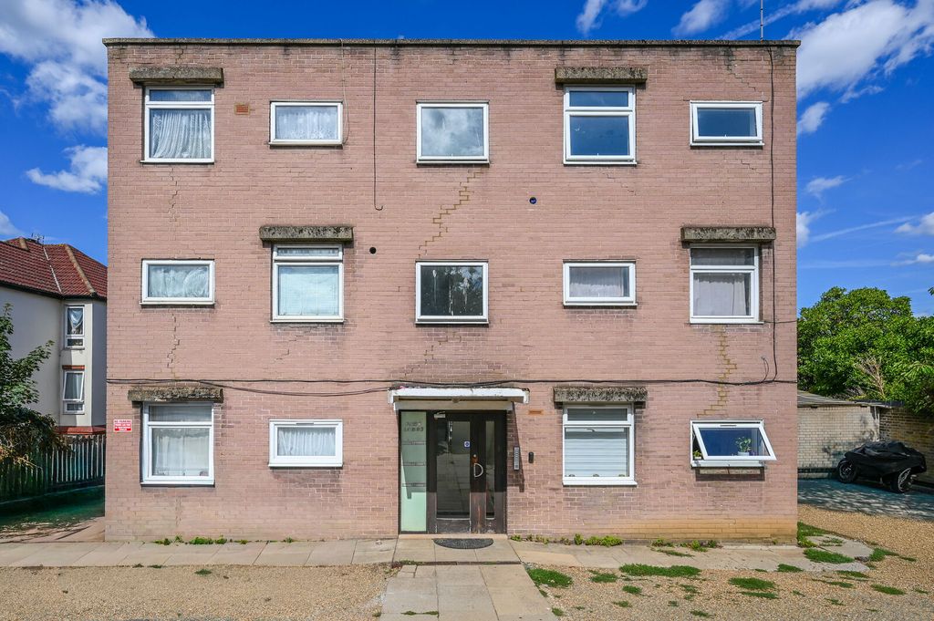 Property photo 1 of 7