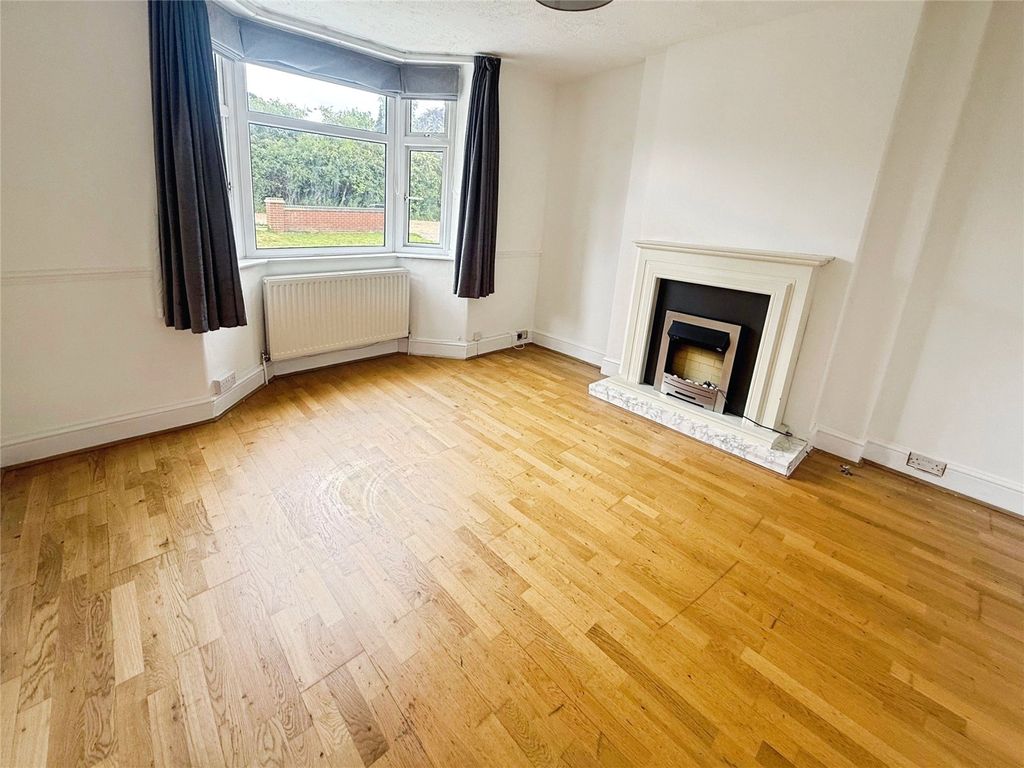 Property photo 2 of 15 Picture No. 21