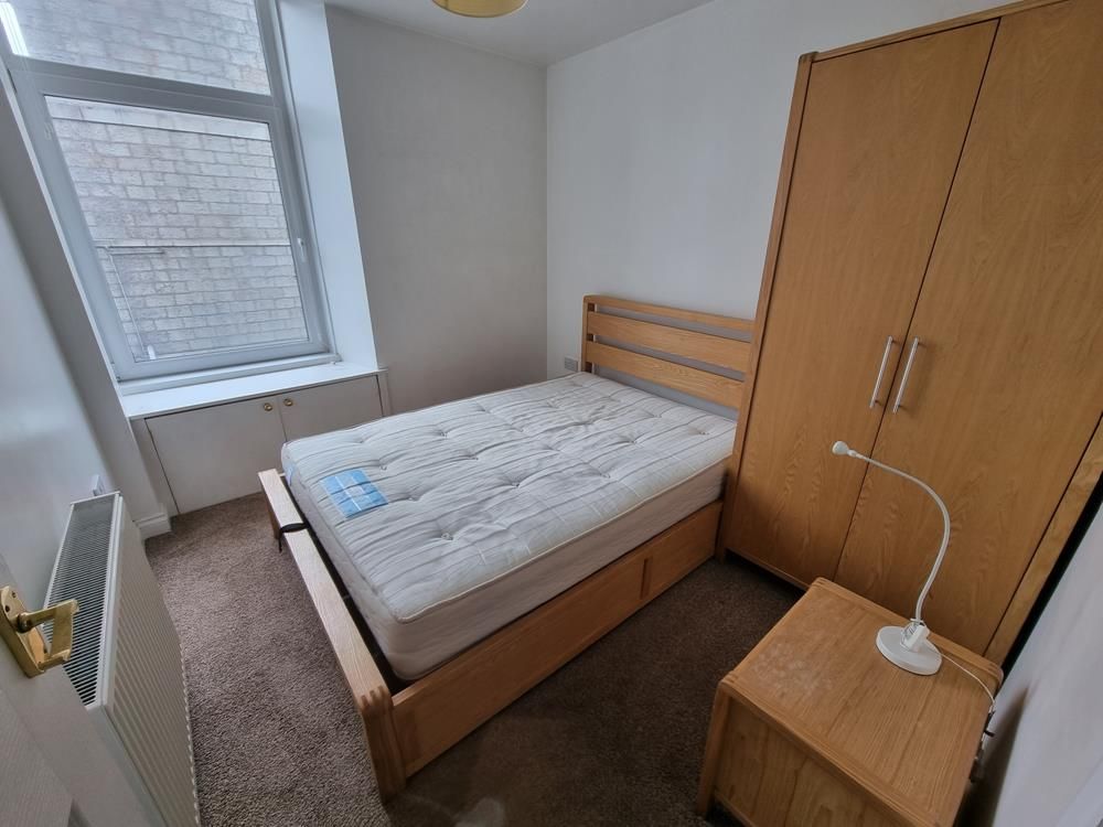 Property photo 3 of 6 Bedroom