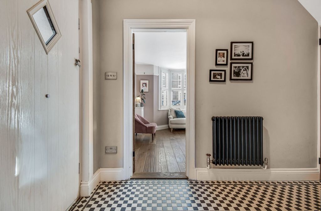 Property photo 3 of 23