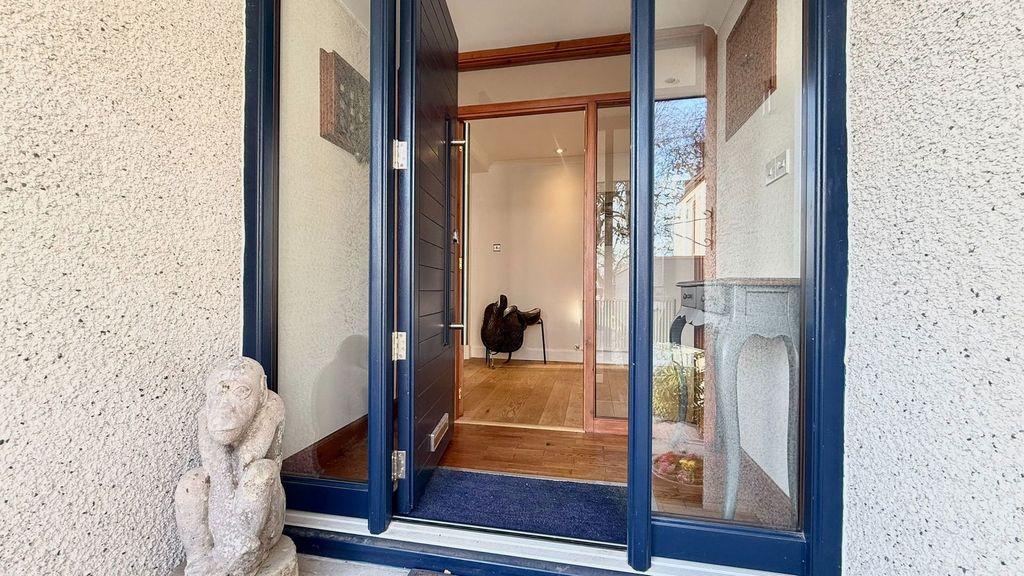 Property photo 3 of 55