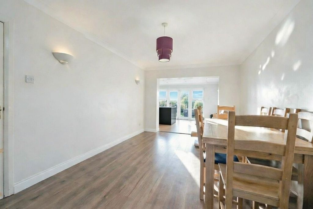 Property photo 3 of 10 Dining Room