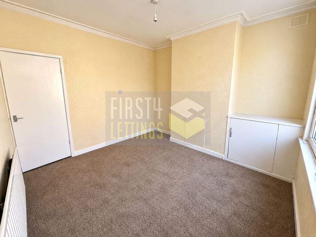 Property photo 1 of 9 Photo 7