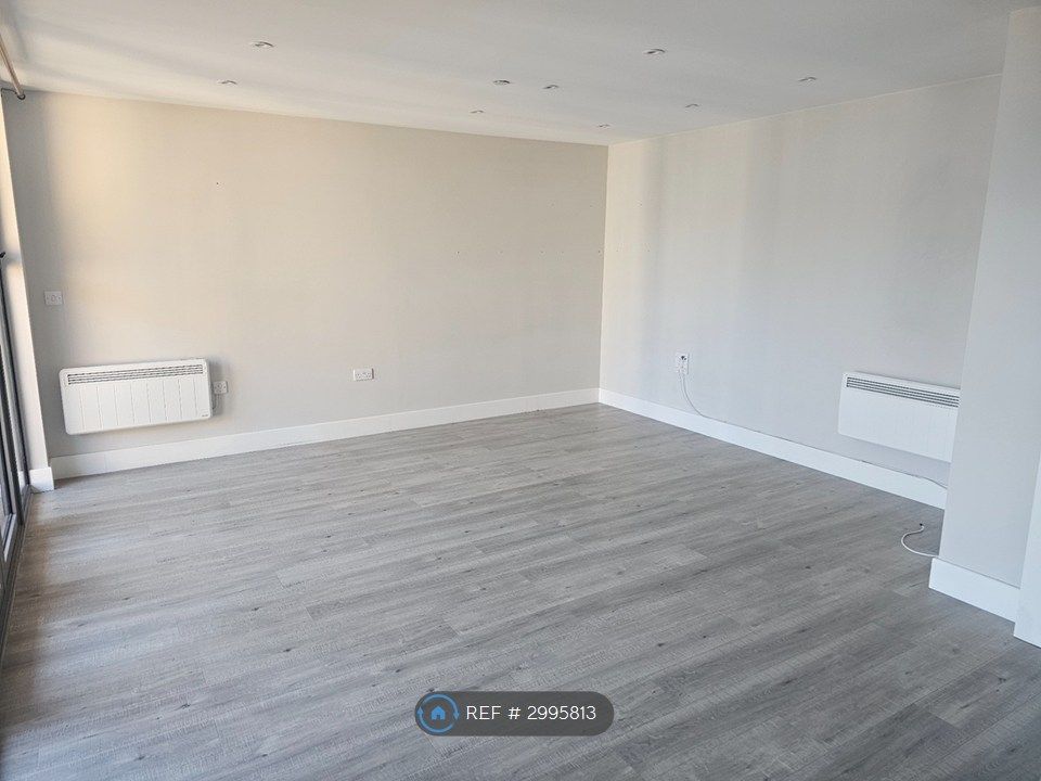 Property photo 1 of 8 Living Room