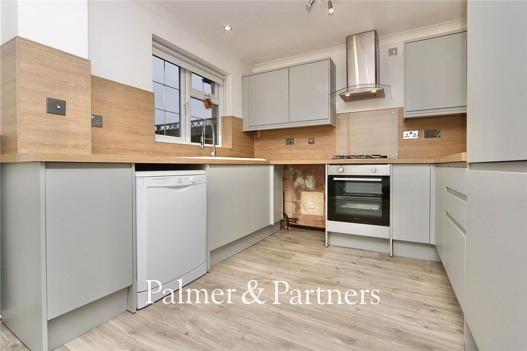 Property photo 3 of 16 Picture No. 06