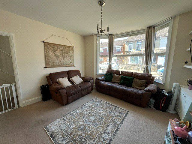 Property photo 3 of 15 Lounge