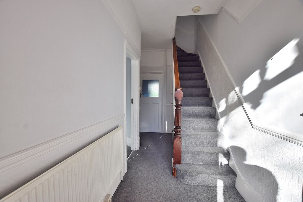 Property photo 2 of 13 Hallway