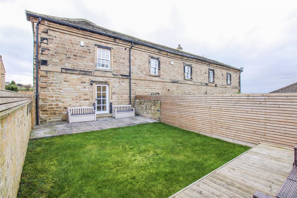Property photo 3 of 19