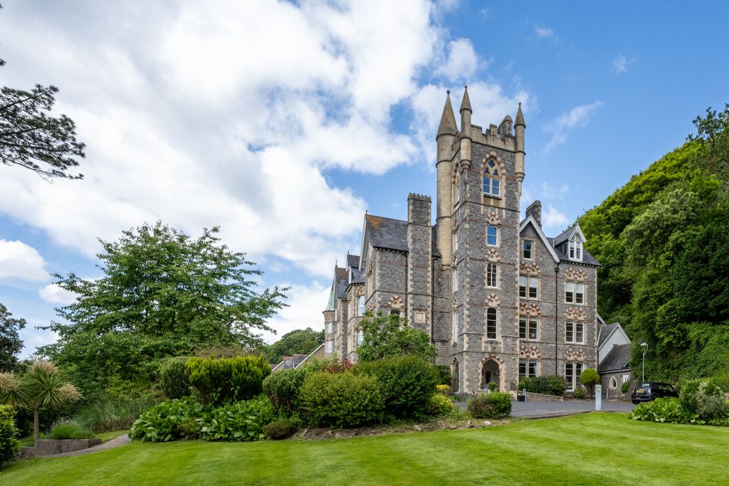 Property photo 1 of 46