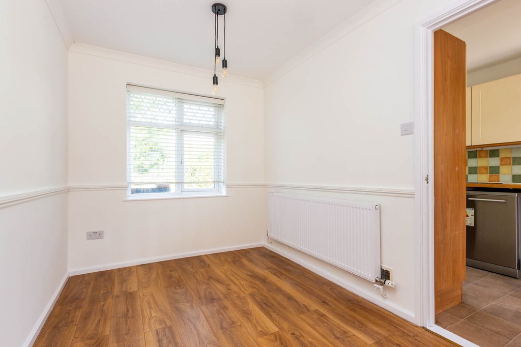 Property photo 3 of 10 Dining Room