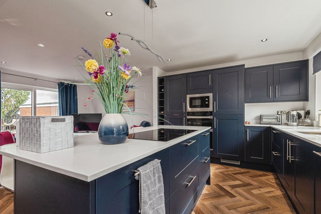 Property photo 3 of 22