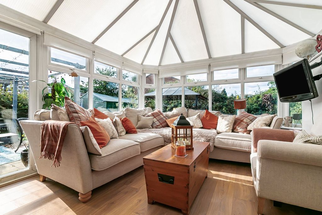 Property photo 2 of 21